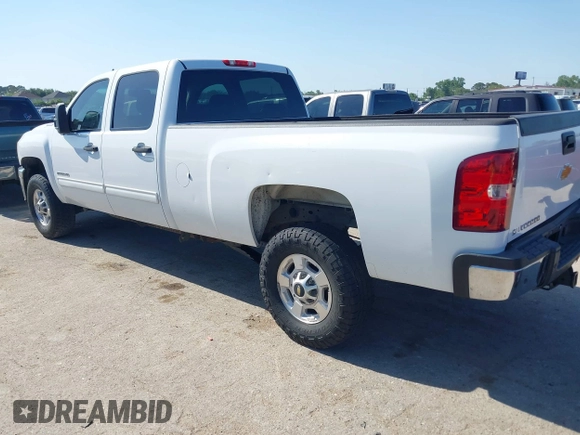 2013 Chevrolet Silverado 2500HD LT with VIN 1GC1CXCG6DF122202, listed as a IAAI auction lot 41990802 with 238,041 mi miles. Bid and sale history available at carsss.com. Image 3.