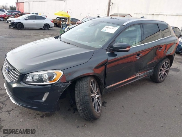 2015 Volvo XC60 T5 with VIN YV4612RK4F2633344, listed as a IAAI auction lot 41504235 with NaN miles. Bid and sale history available at carsss.com. Image 2.