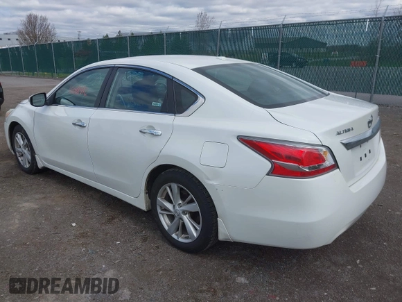 2015 Nissan Altima S with VIN 1N4AL3AP4FN860932, listed as a IAAI auction lot 42088842 with 138,119 mi miles and . Bid and sale history available at DreamBid. Image 3.