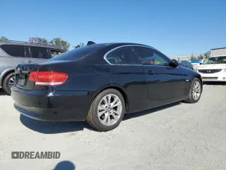2008 BMW 3 Series 328xi z VIN WBAWV53528P079090, wystawiony jako Copart lot #76663544 z przebiegiem 167 919 mil mil oraz Szkoda całkowita • Salvage title. Historia ofert i sprzedaży dostępna na DreamBid. Obrazek 3.