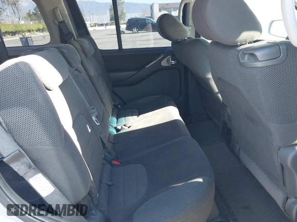 2006 Nissan Pathfinder SE z VIN 5N1AR18U36C631965, wystawiony jako IAAI lot #41861397 z przebiegiem 230 483 mil mil oraz . Historia ofert i sprzedaży dostępna na DreamBid. Obrazek 8.