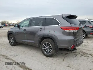 2018 Toyota Highlander SE with VIN 5TDJZRFH2JS497739, listed as a Copart auction lot 47561755 with 58,945 mi miles and Salvage title. Bid and sale history available at DreamBid. Image 2.