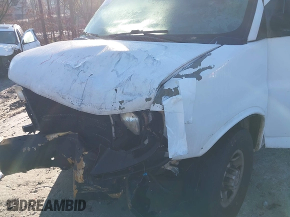 2007 Chevrolet Express Cargo Van with VIN 1GCGG25V871252982, listed as a IAAI auction lot 41480672 with 1 mi miles. Bid and sale history available at carsss.com. Image 6.