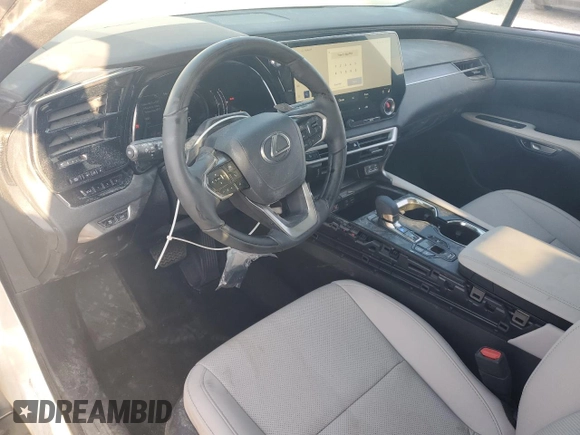 2024 Lexus RX 350h z VIN 2T2BBMCA3RC060822, wystawiony jako Copart lot #50063055 z przebiegiem 838 mil mil oraz Szkoda całkowita • Salvage title. Historia ofert i sprzedaży dostępna na DreamBid. Obrazek 8.