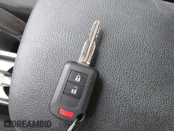 2023 Mitsubishi Outlander ES z VIN JA4ARUAU9PU007786, wystawiony jako IAAI lot #42343050 z przebiegiem 27 507 mil mil oraz . Historia ofert i sprzedaży dostępna na DreamBid. Obrazek 11.