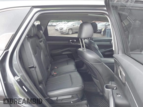2021 Kia Sorento S z VIN 5XYRLDLC4MG070290, wystawiony jako IAAI lot #42473481 z przebiegiem 40 800 mil mil oraz . Historia ofert i sprzedaży dostępna na DreamBid. Obrazek 8.