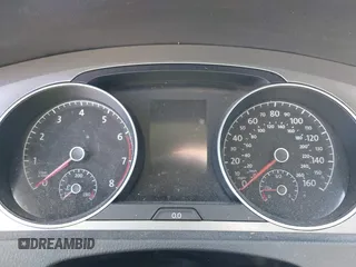 2016 Volkswagen Golf TSI S z VIN 3VW217AU3GM038701, wystawiony jako IAAI lot #42021568 z przebiegiem Nie podano mil oraz . Historia ofert i sprzedaży dostępna na DreamBid. Obrazek 16.