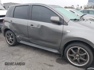 2005 Scion xA z VIN JTKKT624850109244, wystawiony jako IAAI lot #42171971 z przebiegiem 167 588 mil mil oraz . Historia ofert i sprzedaży dostępna na DreamBid. Obrazek 6.