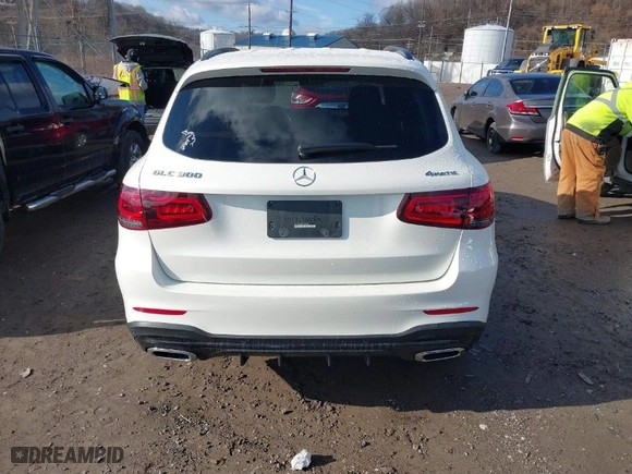 2022 Mercedes-Benz GLC with VIN W1N0G8EB7NV384429, listed as a IAAI auction lot 41688287 with 38,439 mi miles. Bid and sale history available at carsss.com. Image 17.