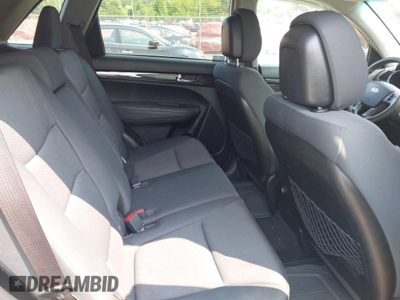 2012 Kia Sorento LX z VIN 5XYKT4A15CG256924, wystawiony jako IAAI lot #42483108 z przebiegiem 208 525 mil mil oraz . Historia ofert i sprzedaży dostępna na DreamBid. Obrazek 8.