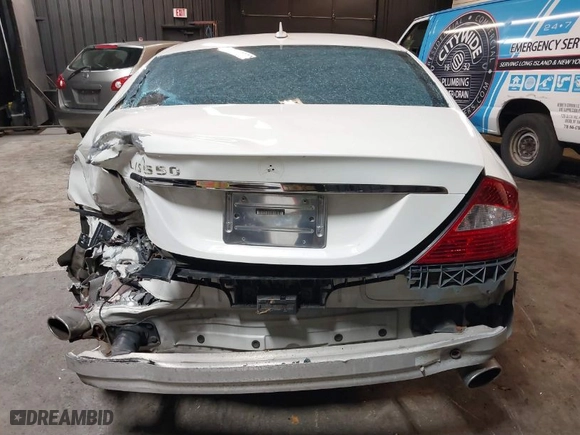 2007 Mercedes-Benz CLS-Class 5.5L with VIN WDDDJ72X77A100625, listed as a IAAI auction lot 41587582 with 115,501 mi miles. Bid and sale history available at carsss.com. Image 16.