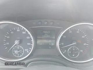 2006 Mercedes-Benz M 350 z VIN 4JGBB86E96A005068, wystawiony jako IAAI lot #42408575 z przebiegiem 140 265 mil mil oraz . Historia ofert i sprzedaży dostępna na DreamBid. Obrazek 7.