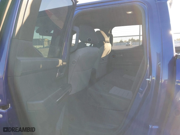 2024 Toyota Tacoma 4WD SR5 with VIN 3TYLB5JN3RT028338, listed as a IAAI auction lot 41870958 with 2,249 mi miles. Bid and sale history available at carsss.com. Image 8.