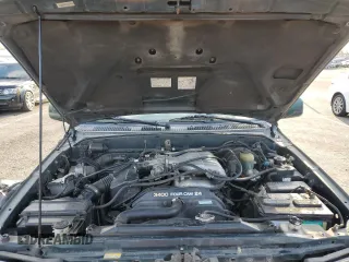 1999 Toyota 4Runner SR5 z VIN JT3GN86R9X0102271, wystawiony jako Copart lot #49182775 z przebiegiem 246 018 mil mil oraz Czysty tytuł • Clean title. Historia ofert i sprzedaży dostępna na DreamBid. Obrazek 12.