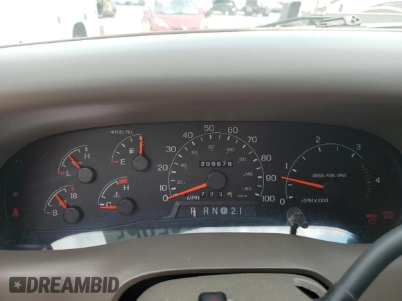 2001 Ford F-350 XL z VIN 1FTSW30F61EA47096, wystawiony jako Copart lot #56826595 z przebiegiem 205 679 mil mil oraz Szkoda całkowita • Salvage title. Historia ofert i sprzedaży dostępna na DreamBid. Obrazek 9.
