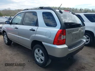 2009 Kia Sportage LX with VIN KNDJF724397572311, listed as a IAAI auction lot 41902158 with 120,899 mi miles and . Bid and sale history available at carsss.com. Image 3.
