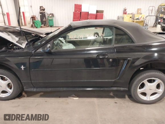 2001 Ford Mustang Deluxe with VIN 1FAFP44471F209492, listed as a IAAI auction lot 42049807 with 46,737 mi miles and . Bid and sale history available at DreamBid. Image 15.