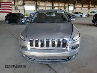 2017 Jeep Cherokee Latitude с VIN 1C4PJLCB0HW502753, выставлен на аукционе Copart как лот 64285875 с пробегом 111 659 миль миль и Списание • Salvage title. История ставок и продаж доступна на DreamBid. Изображение 5.