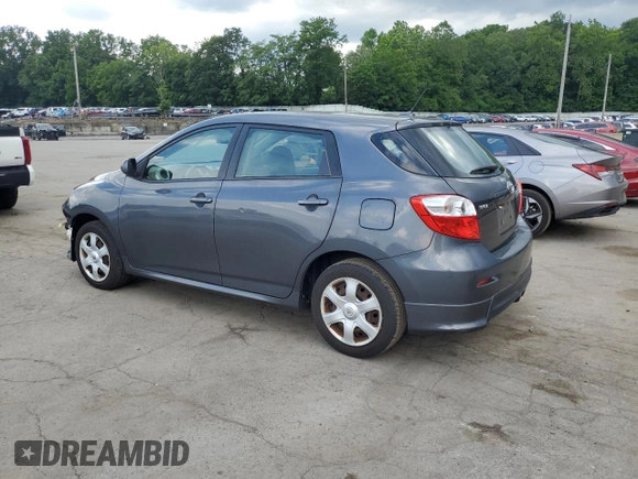 2009 Toyota Matrix S z VIN 2T1LE40E49C011605, wystawiony jako Copart lot #62895715 z przebiegiem 96 378 mil mil oraz Szkoda całkowita • Salvage title. Historia ofert i sprzedaży dostępna na DreamBid. Obrazek 2.