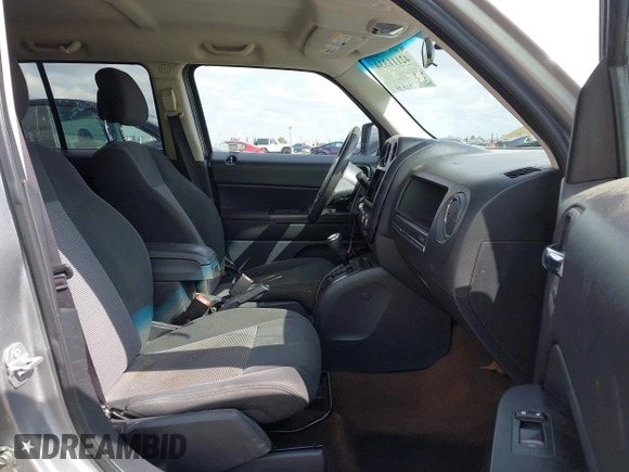 2015 Jeep Patriot Sport with VIN 1C4NJRBB1FD269387, listed as a IAAI auction lot 42111334 with 175,512 mi miles and . Bid and sale history available at carsss.com. Image 5.
