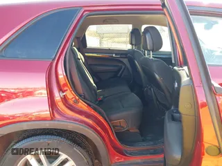 2014 Kia Sorento LX z VIN 5XYKT3A61EG495427, wystawiony jako IAAI lot #41851611 z przebiegiem 214 960 mil mil oraz . Historia ofert i sprzedaży dostępna na DreamBid. Obrazek 8.