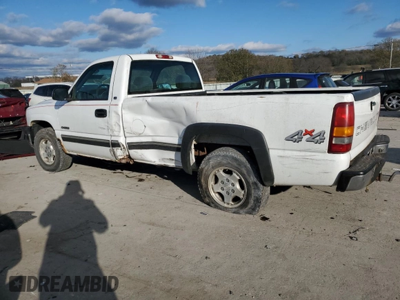 2000 Chevrolet Silverado 1500 with VIN 1GCEK14V7YE410790, listed as a Copart auction lot 81528904 with 272,957 mi miles and Clean Title. Bid and sale history available at carsss.com. Image 2.