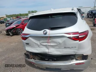 2018 Buick Enclave Essence with VIN 5GAERBKW8JJ228978, listed as a IAAI auction lot 42021926 with 110,776 mi miles and . Bid and sale history available at carsss.com. Image 17.