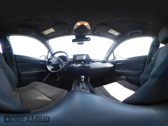 2018 Toyota C-HR XLE z VIN NMTKHMBX5JR009504, wystawiony jako IAAI lot #41776136 z przebiegiem 63 795 mil mil oraz . Historia ofert i sprzedaży dostępna na DreamBid. Obrazek 19.