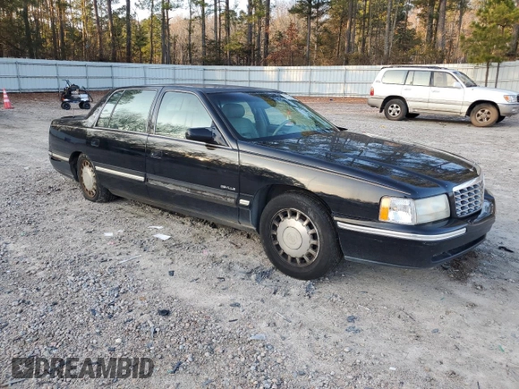 1999 Cadillac DeVille z VIN 1G6KD54Y5XU767438, wystawiony jako Copart lot #86133764 z przebiegiem Nie podano mil oraz Nie do naprawy • Non repairable. Historia ofert i sprzedaży dostępna na DreamBid. Obrazek 4.