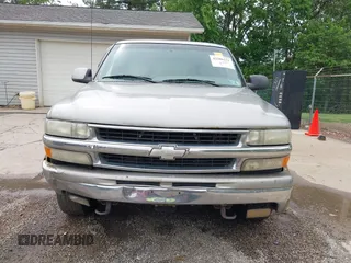 2001 Chevrolet Tahoe LT z VIN 1GNEK13T01R128643, wystawiony jako IAAI lot #42286231 z przebiegiem 186 852 mil mil oraz . Historia ofert i sprzedaży dostępna na DreamBid. Obrazek 13.