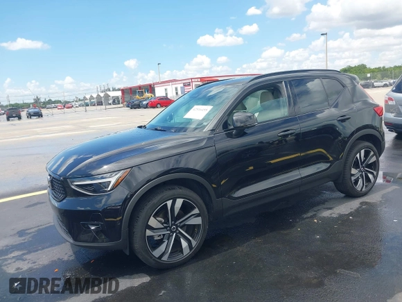 2024 Volvo XC40 Plus Dark Theme with VIN YV4L12UL5R2308371, listed as a IAAI auction lot 42516455 with 9,056 mi miles and . Bid and sale history available at DreamBid. Image 18.