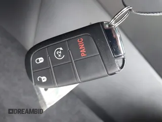 2024 Jeep Compass Latitude Lux с VIN 3C4NJDFN0RT164250, выставлен на аукционе IAAI как лот 42131071 с пробегом 1 493 миль миль и . История ставок и продаж доступна на DreamBid. Изображение 11.
