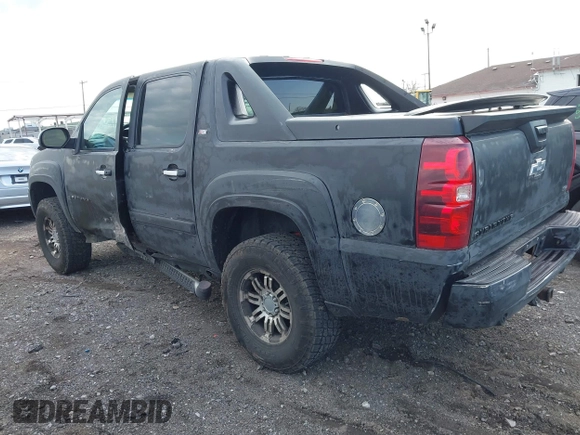 2007 Chevrolet Avalanche LTZ z VIN 3GNFK12357G286474, wystawiony jako IAAI lot #42110263 z przebiegiem 282 901 mil mil oraz . Historia ofert i sprzedaży dostępna na DreamBid. Obrazek 3.