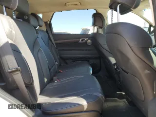 2023 Genesis GV80 z VIN KMUHCESC7PU147303, wystawiony jako Copart lot #48318015 z przebiegiem 24 954 mil mil oraz Szkody całkowita. Historia ofert i sprzedaży dostępna na DreamBid. Obrazek 11.