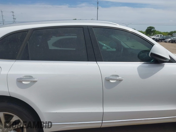 2016 Audi Q5 Premium Plus with VIN WA1L2AFP6GA038557, listed as a IAAI auction lot 42071248 with 188,772 mi miles. Bid and sale history available at carsss.com. Image 13.
