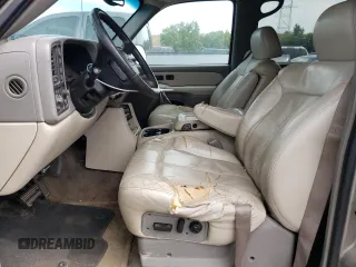 2000 Chevrolet Suburban LT with VIN 3GNFK16T8YG136323, listed as a Copart auction lot 68265064 with 452,126 mi miles and Clean Title. Bid and sale history available at carsss.com. Image 7.