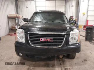 2013 GMC Yukon XL SLT z VIN 1GKS2KE78DR299361, wystawiony jako IAAI lot #41716354 z przebiegiem 283 195 mil mil oraz . Historia ofert i sprzedaży dostępna na DreamBid. Obrazek 13.