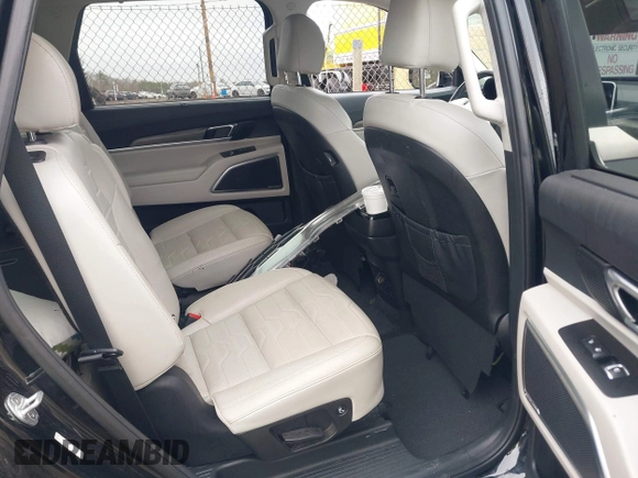 2020 Kia Telluride SX with VIN 5XYP5DHC5LG079332, listed as a IAAI auction lot 42080415 with 60,695 mi miles and . Bid and sale history available at carsss.com. Image 8.