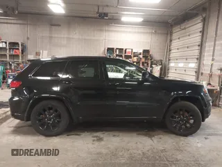 2018 Jeep Grand Cherokee Laredo E with VIN 1C4RJFAG4JC298393, listed as a IAAI auction lot 42073426 with 145,386 mi miles. Bid and sale history available at carsss.com. Image 12.