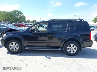 2011 Nissan Pathfinder SV with VIN 5N1AR1NN7BC610415, listed as a IAAI auction lot 41931099 with 183,765 mi miles. Bid and sale history available at carsss.com. Image 14.