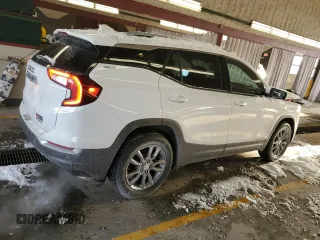 2022 GMC Terrain SLT z VIN 3GKALVEV1NL125357, wystawiony jako Copart lot #45694985 z przebiegiem 42 334 mil mil oraz Szkoda całkowita • Salvage title. Historia ofert i sprzedaży dostępna na DreamBid. Obrazek 3.