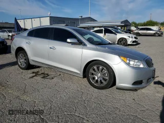 2013 Buick LaCrosse z VIN 1G4GA5E3XDF203438, wystawiony jako Copart lot #54271625 z przebiegiem 63 116 mil mil oraz Szkoda całkowita • Salvage title. Historia ofert i sprzedaży dostępna na DreamBid. Obrazek 4.