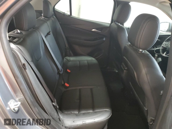 2021 Buick Encore GX Essence z VIN KL4MMGSL3MB170153, wystawiony jako Copart lot #52774345 z przebiegiem 81 292 mil mil oraz Szkoda całkowita • Salvage title. Historia ofert i sprzedaży dostępna na DreamBid. Obrazek 11.