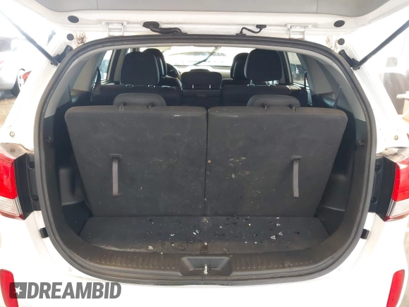 2014 Kia Sorento LX with VIN 5XYKT4A67EG433472, listed as a IAAI auction lot 41276576 with 177,014 mi miles. Bid and sale history available at carsss.com. Image 18.