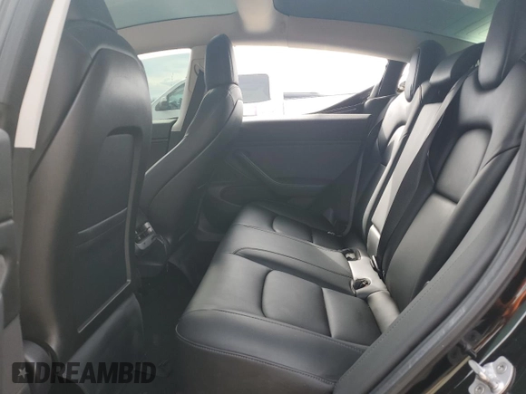 2019 Tesla Model 3 Mid Range z VIN 5YJ3E1EA8KF297299, wystawiony jako Copart lot #47935394 z przebiegiem 117 644 mil mil oraz Szkoda całkowita • Salvage title. Historia ofert i sprzedaży dostępna na DreamBid. Obrazek 10.