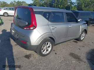 2022 Kia Soul LX with VIN KNDJ23AU7N7805591, listed as a IAAI auction lot 41800259 with 15,589 mi miles. Bid and sale history available at carsss.com. Image 4.