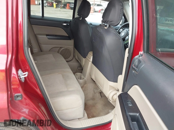 2015 Jeep Patriot Sport z VIN 1C4NJPBB1FD107229, wystawiony jako IAAI lot #40175925 z przebiegiem 127 707 mil mil oraz . Historia ofert i sprzedaży dostępna na DreamBid. Obrazek 8.
