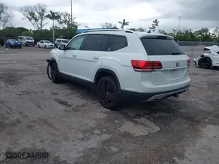 2018 Volkswagen Atlas 3.6L V6 SEL with VIN 1V2MR2CA9JC572206, listed as a IAAI auction lot 41995114 with 64,324 mi miles. Bid and sale history available at carsss.com. Image 3.