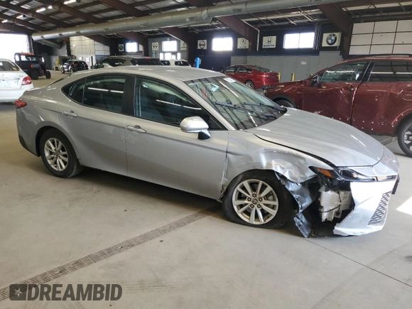 2025 Toyota Camry LE with VIN 4T1DAACK1SU002154, listed as a Copart auction lot 54542595 with 15,533 mi miles and Clean Title. Bid and sale history available at DreamBid. Image 4.