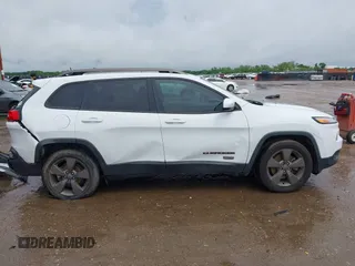 2017 Jeep Cherokee Latitude z VIN 1C4PJLCBXHW578514, wystawiony jako IAAI lot #42177673 z przebiegiem 125 030 mil mil oraz . Historia ofert i sprzedaży dostępna na DreamBid. Obrazek 13.